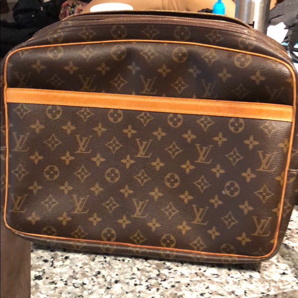 Authentic Louis Vuitton Reporter Monogram GM Brown